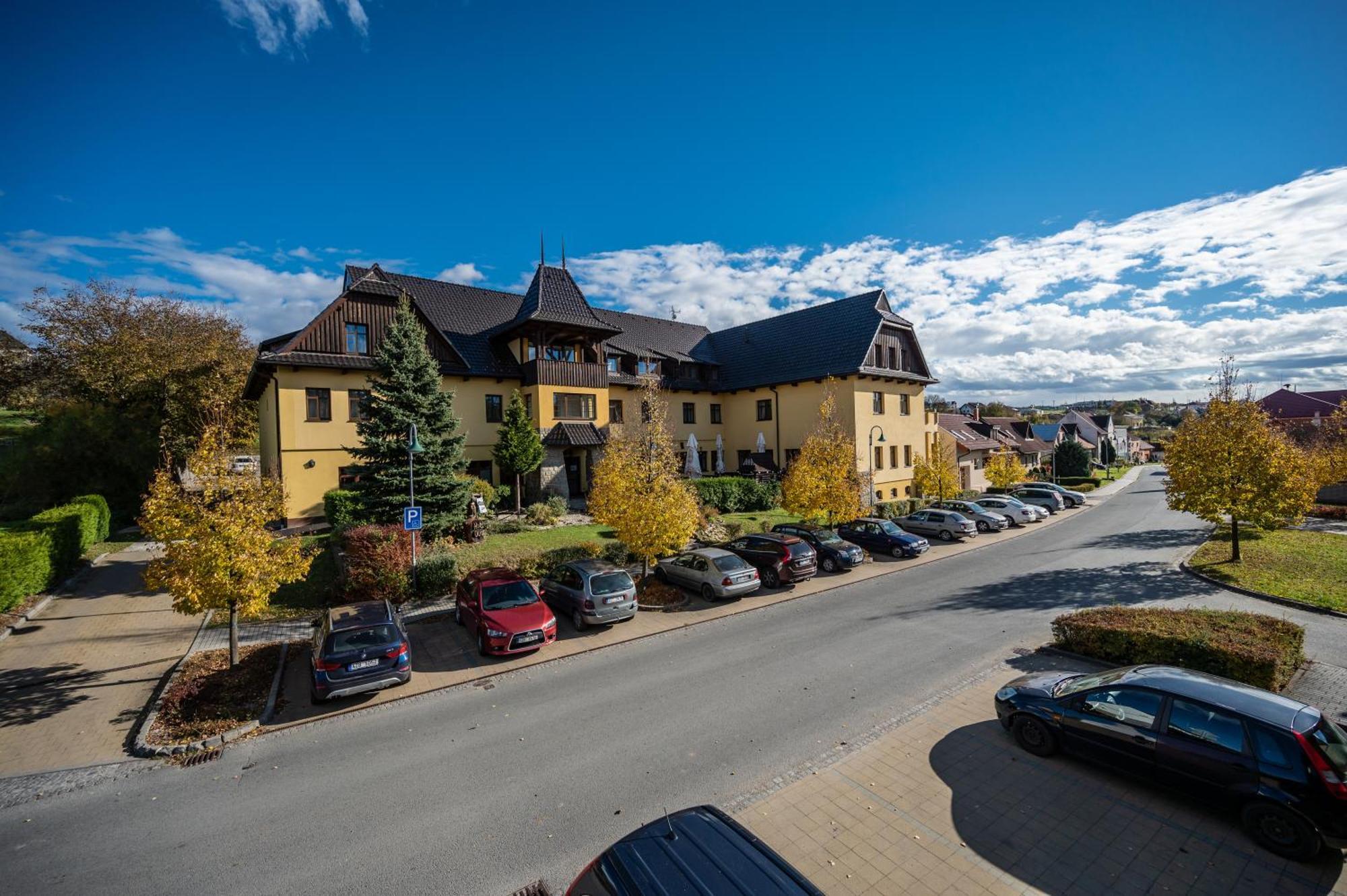 Valassky Hotel A Pivni Lazne Ogar Luhačovice Eksteriør bilde